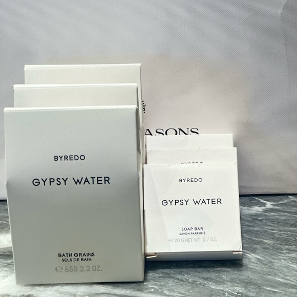Byredo Gypsy Water Bath Grains in White Packaging - Picture 1 of 3